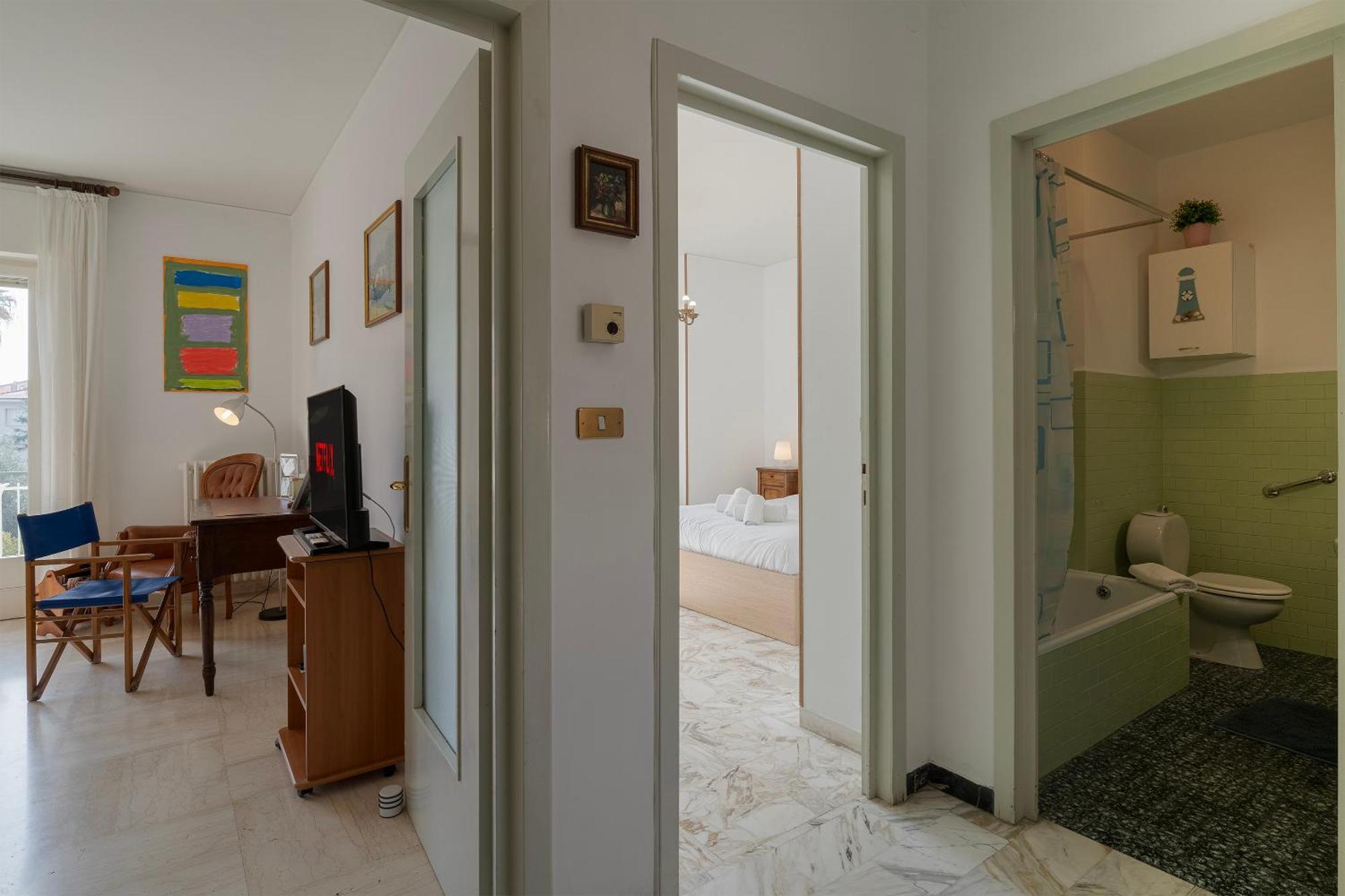 Casa Silvia - Central - Terrace - Wifi Bordighera Bagian luar foto