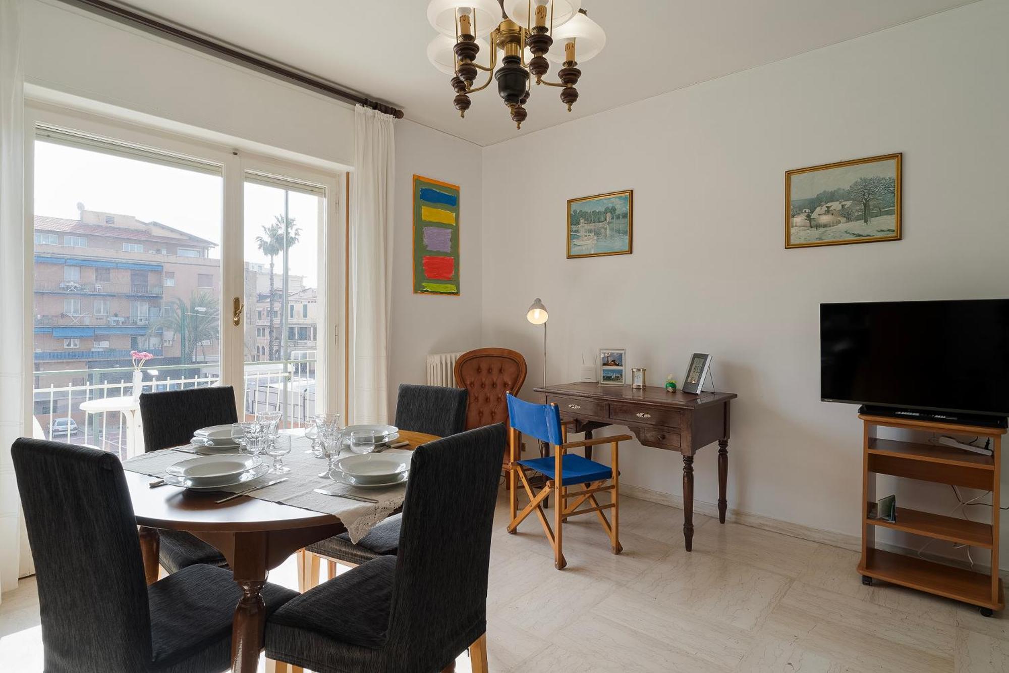 Casa Silvia - Central - Terrace - Wifi Bordighera Bagian luar foto