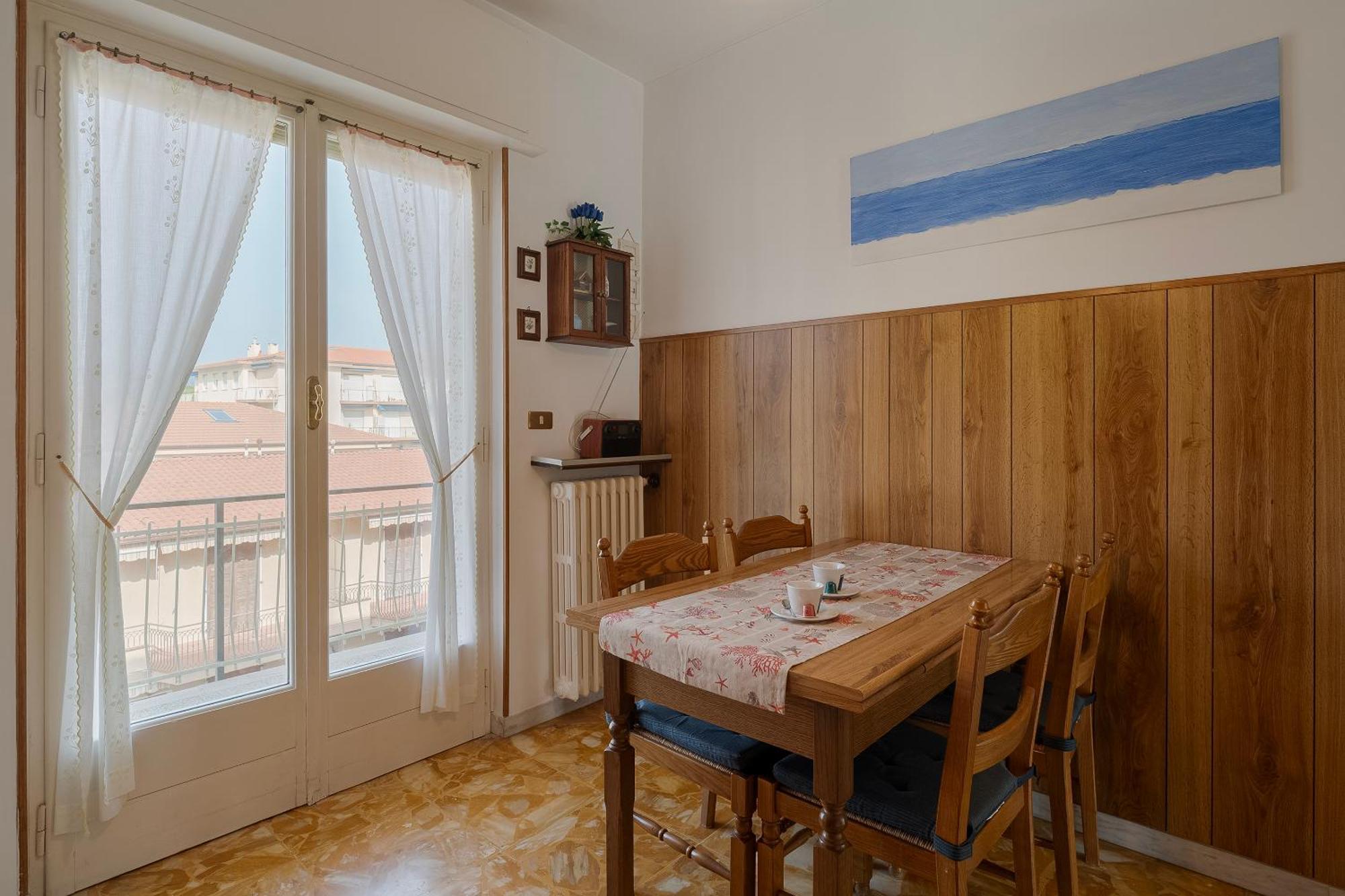 Casa Silvia - Central - Terrace - Wifi Bordighera Bagian luar foto